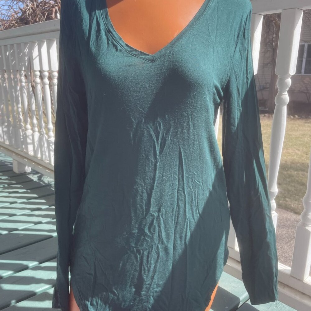 Old Navy Luxe Women's Medium Long-Sleeve Shirt - Soft & Stretchy, Swooping Hemli